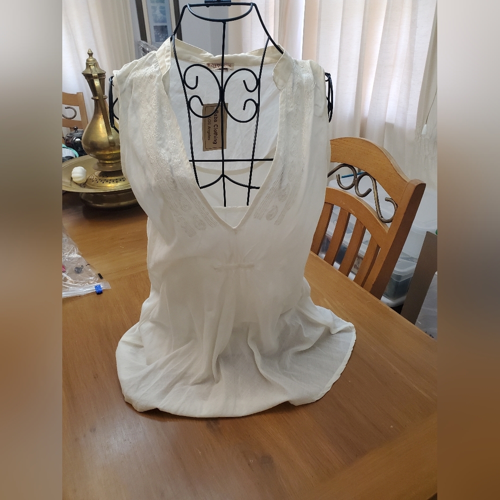 Womens sleevless top with camisole in a size Medium